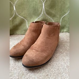 Cat & Jack brown suede boots